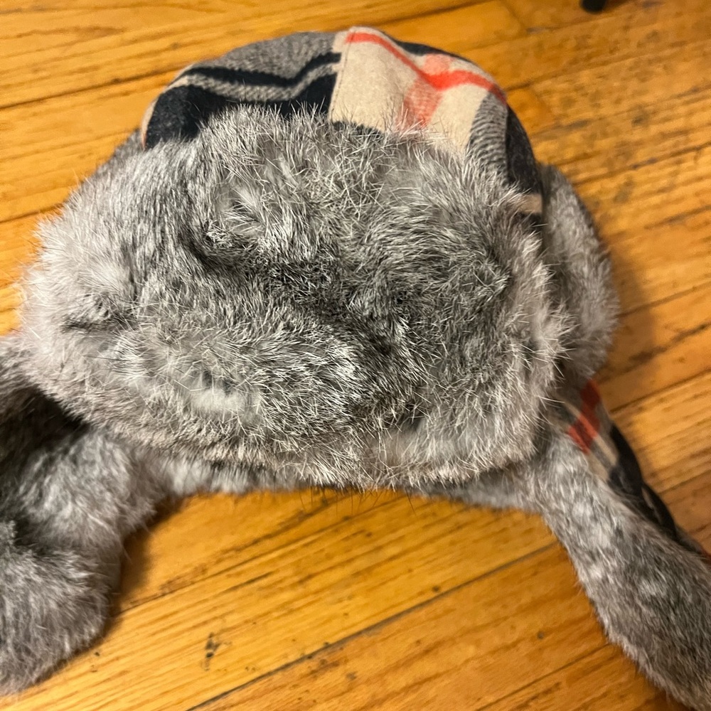 Fine wool and real fur hat size M in like new condition